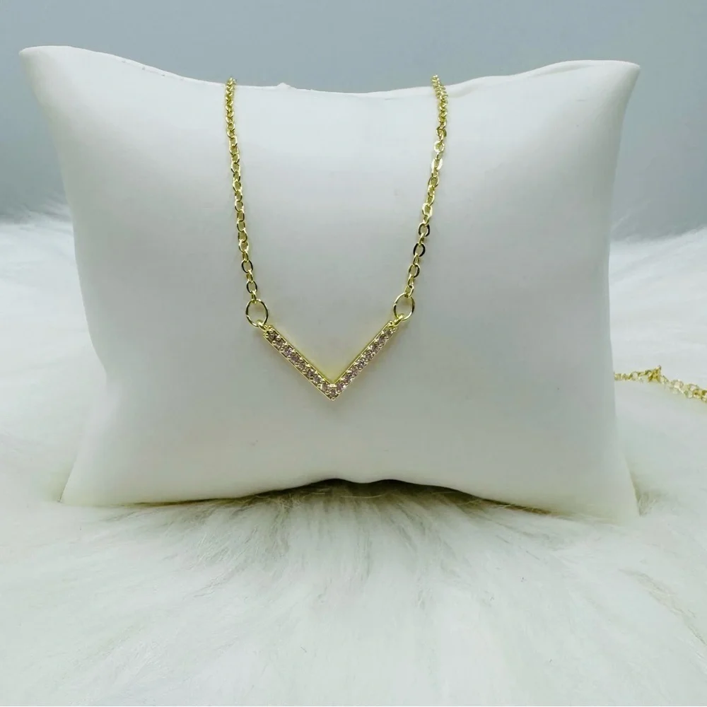 V Necklace With Rhinestone Necklace